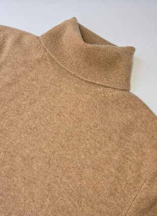 Кашемировая водолазка цвета Кэмел от DIGEL