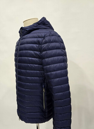 Легкий пуховик от GEOX