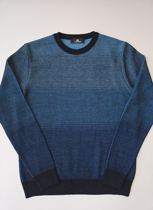 Джемпер от Montechiaro всине-бирюзовых оттенках