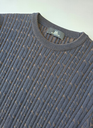 Джемпер с вязкой косами от Montechiaro